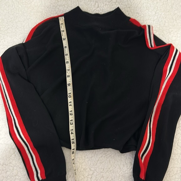 Express crop top sweater - Picture 2 of 6